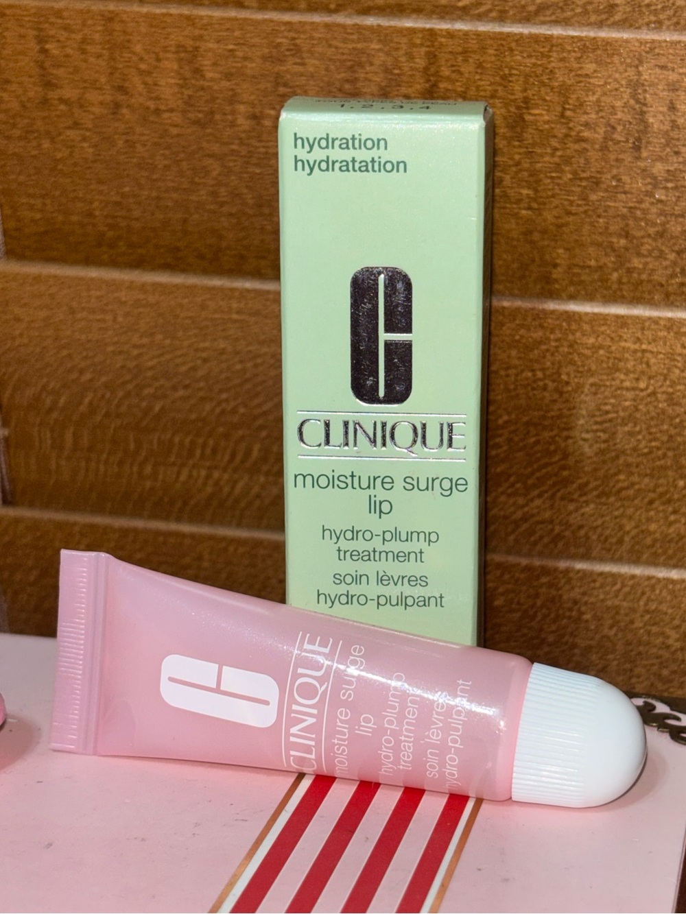 Clinique Moisture Surge Hydro-Plump Treatment Lip Balm